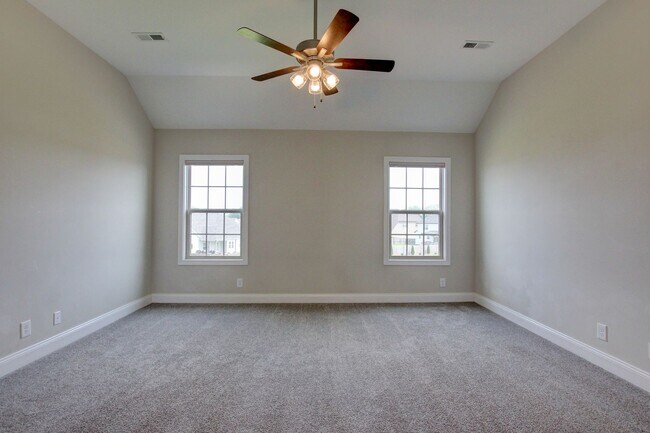 Building Photo - 230 Cotoneaster Ln