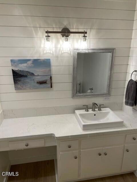 Building Photo - 130 E Alta Green