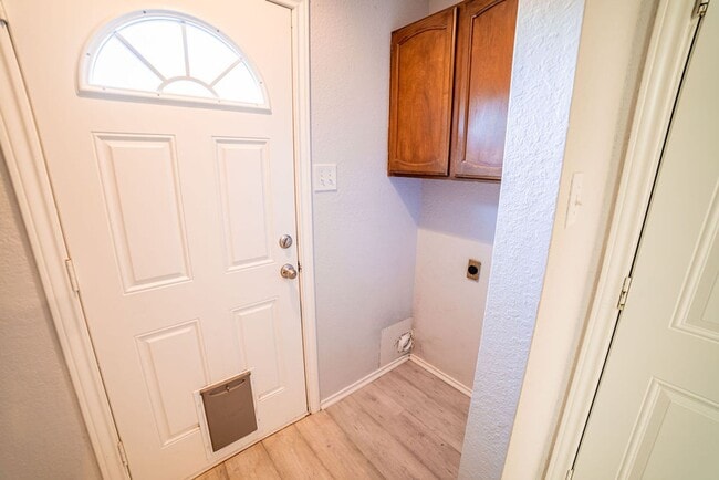 Building Photo - 1425 Danielle Dr