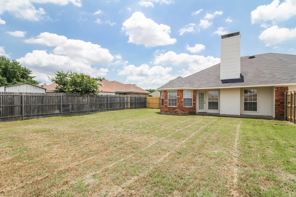 Building Photo - 321 Sondra Way