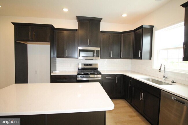 Building Photo - 2445 Spring Water Cir