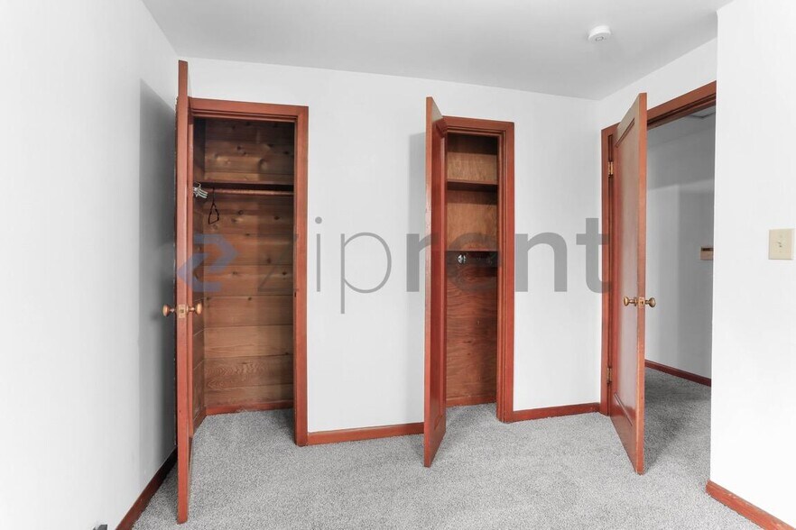 Building Photo - 1920 S Bayview St