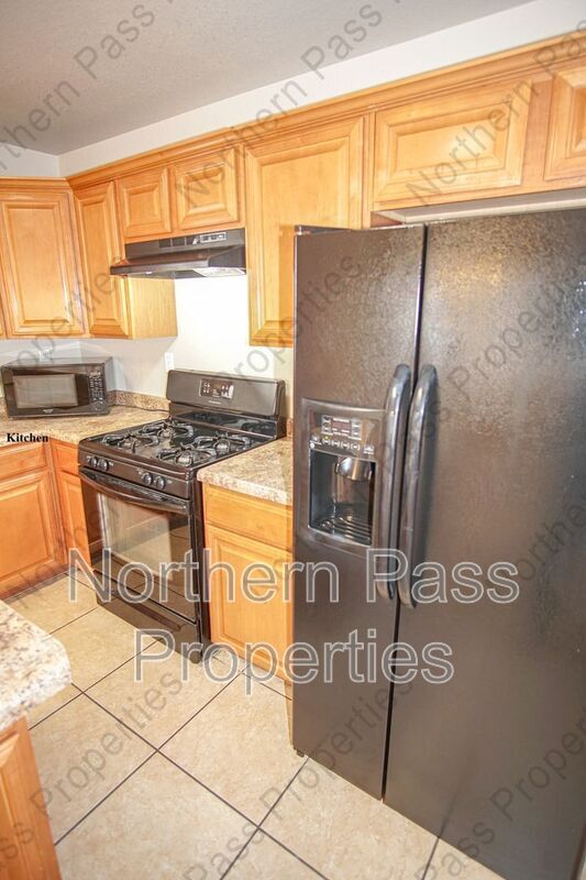 Building Photo - 10790 Adin St