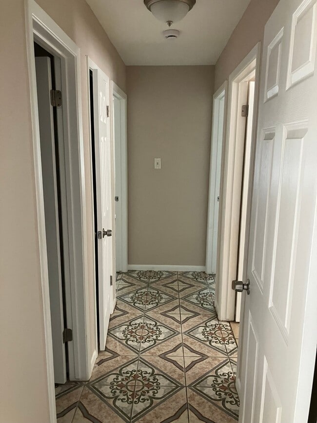 Building Photo - 1315 Peach Spring Dr