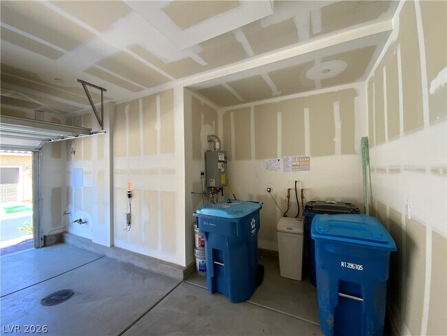 Building Photo - 3240 Avernus Ave