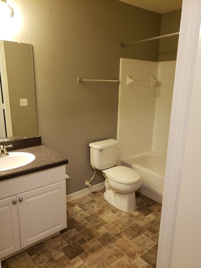 Building Photo - Cute Move in Ready property in Fleming Island! 2BR/2Bath