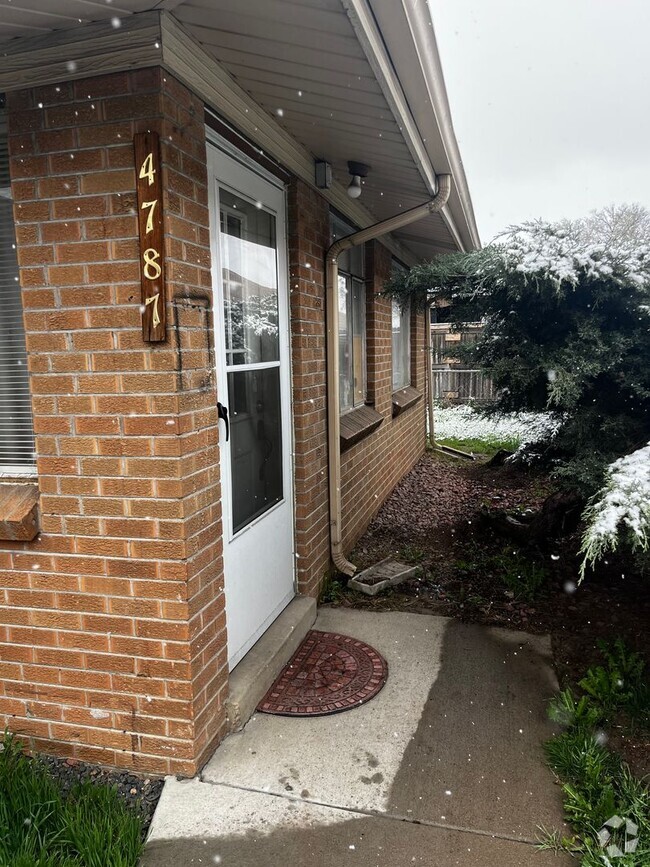 Building Photo - 2 Bed 1 Bath Duplex in Wheat Ridge!