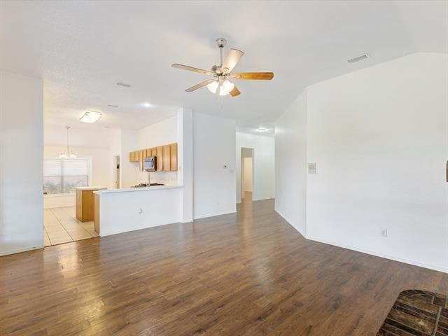 Building Photo - 823 Ashley Pl