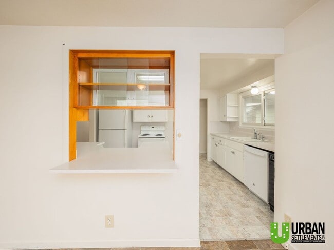 Building Photo - For Rent – Spacious 5 Bedroom Home in Spokane Valley