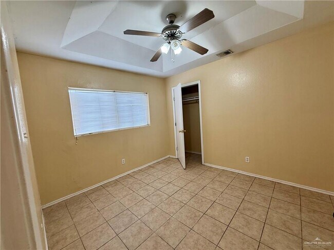 Building Photo - 6901 S Verano St