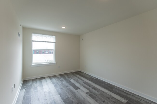 Building Photo - 3209 Spring Garden St