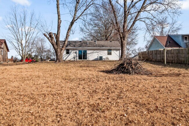 Building Photo - 246 SE 101st Rd