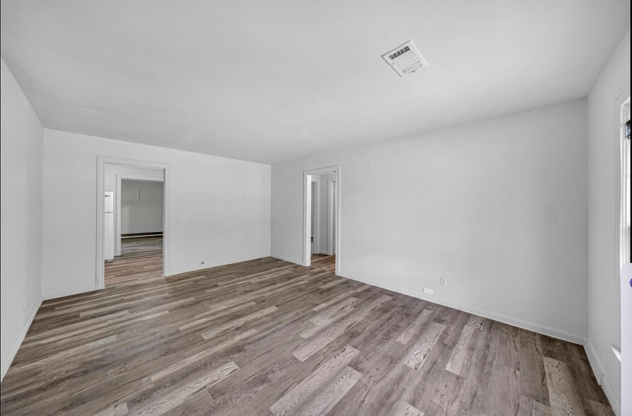 Building Photo - 3207 Florida St