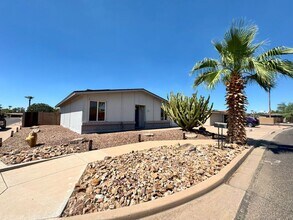 Building Photo - REMODELED 4 BEDROOM HOME WITH HUGE YARD, C...
