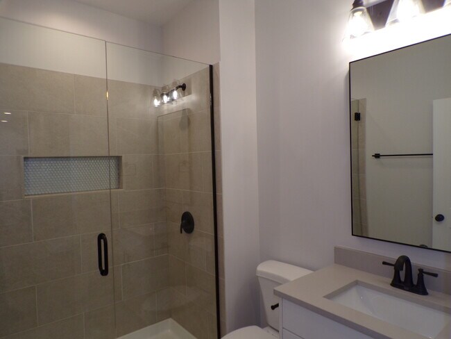 Building Photo - 33476 N Evergreen Dr