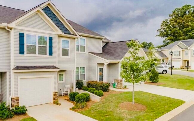 Building Photo - 731 Elmbrook Dr