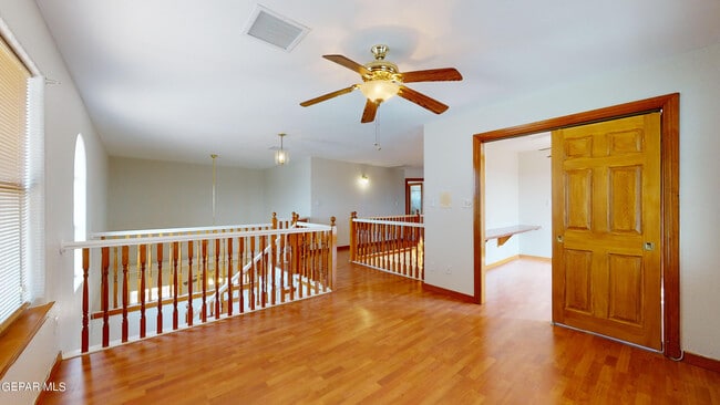 Building Photo - 9033 Leo St