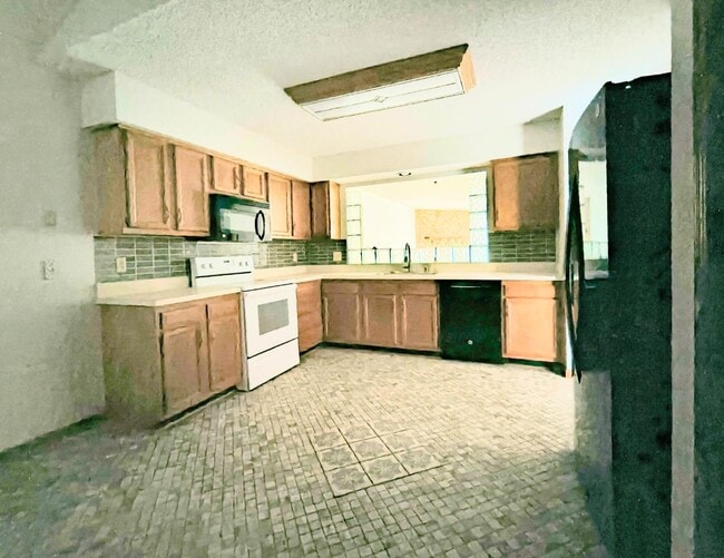 Building Photo - 3110 Paddle Creek Dr