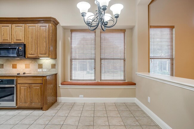 Building Photo - Amazing Well Maintained 3 Bedroom, 2 Bath Home in Euless Gated Community- 76039- Grapevine-Colley...