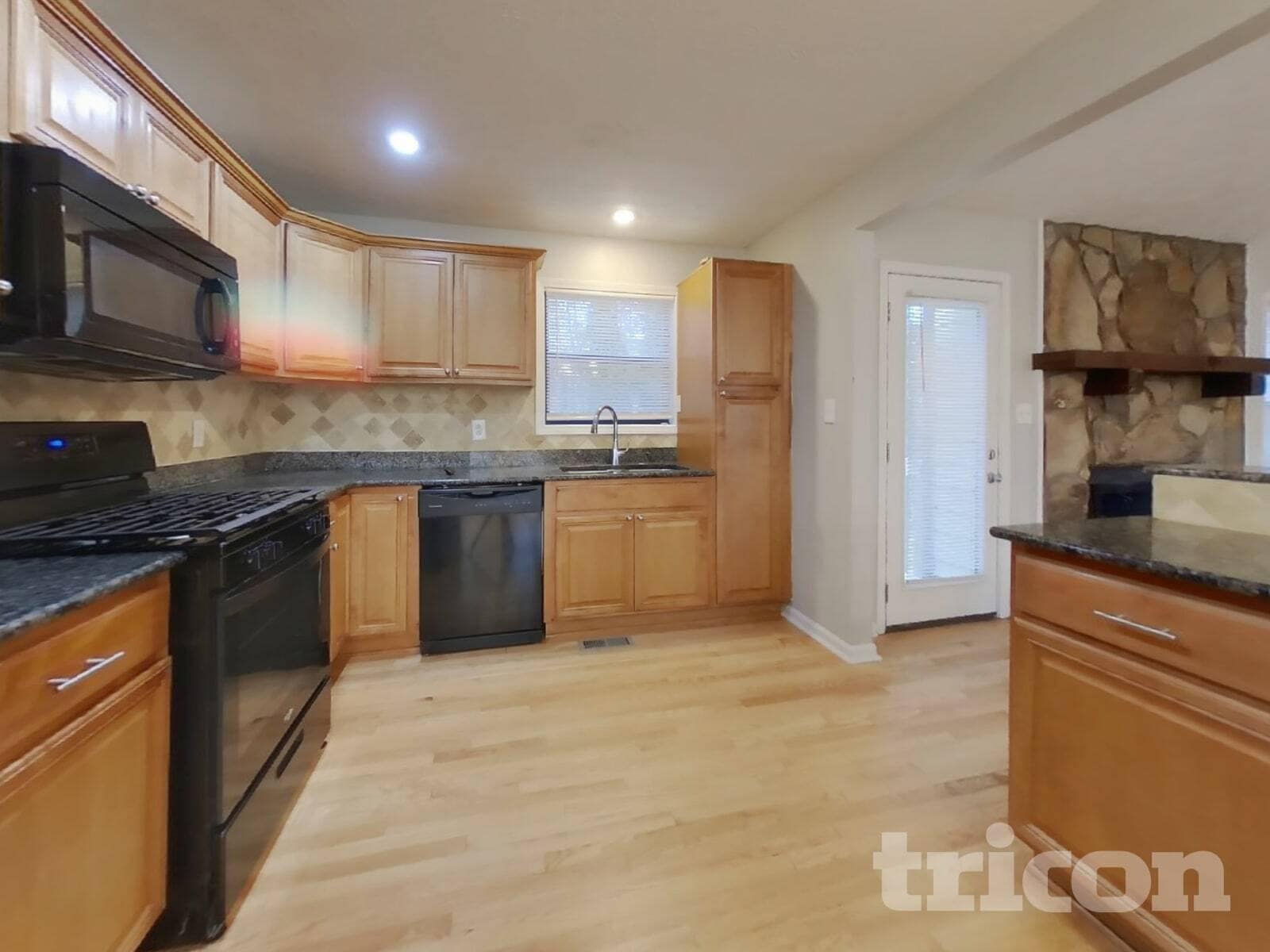 Building Photo - 2280 Lexington Way