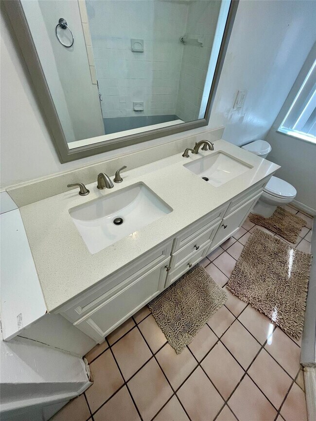 Building Photo - 2807 Polk St