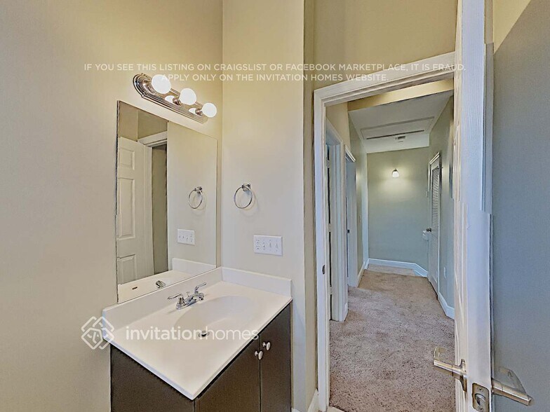 Building Photo - 1705 Johnson St