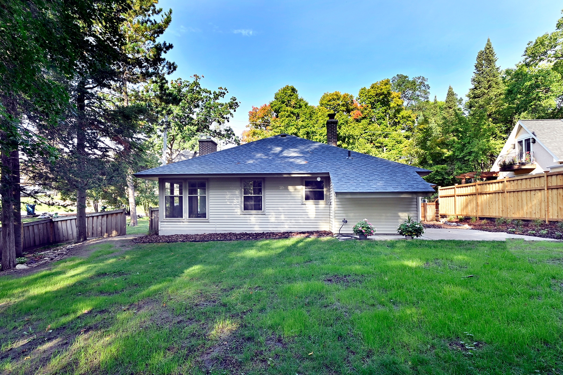 Backyard view of home looking W - 330 Central Ave S