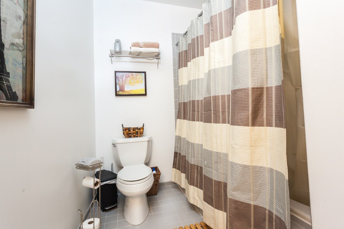 Building Photo - 910 S Michigan Ave