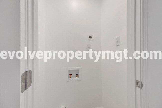 Building Photo - STUNNING RENOVATION IN PRIME LOCATION!! $5...