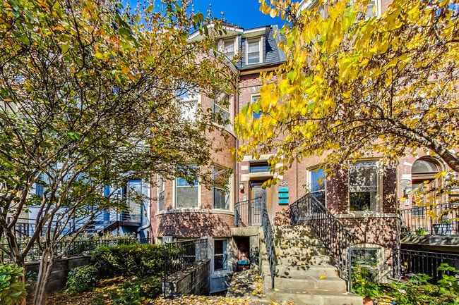 Building Photo - 1429 Clifton St NW