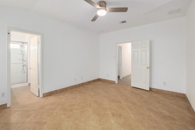 Building Photo - 2728 Breezy Point Cove