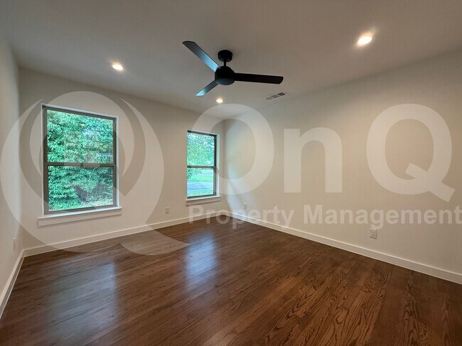 Building Photo - 9351 Angora St