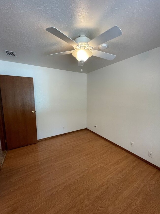 Building Photo - Charming 3-Bedroom Home in Desirable Cutte...