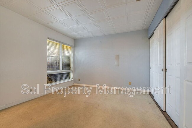 Building Photo - 221 Palo Verde Terrace