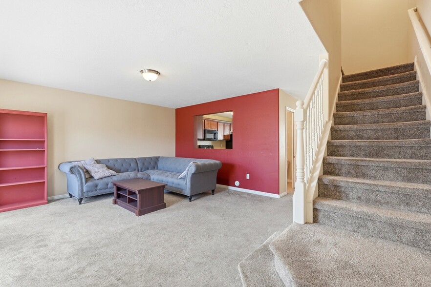 Building Photo - 174 Finlay Dr