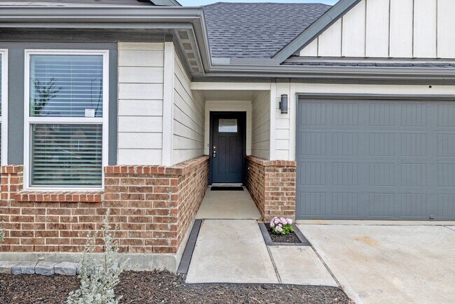 Building Photo - 4903 Pne Hvn Ln