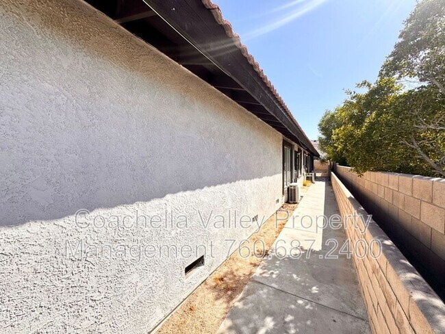 Building Photo - 12800 Quinta Way