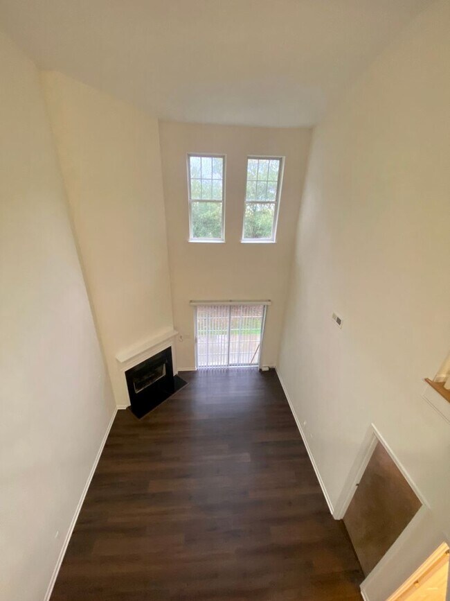 Building Photo - 3BR/2.5BA Townhouse in Ballantyne