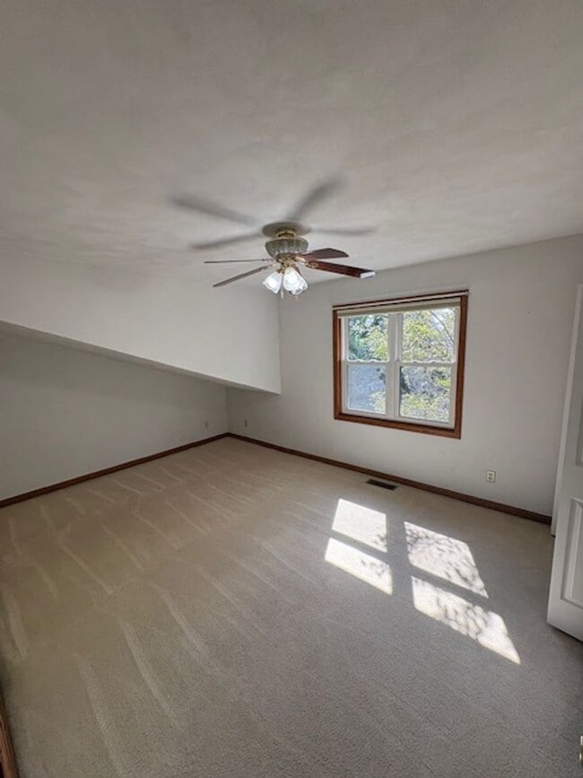 Building Photo - Beautiful Home in Peoria just off of University St. 3 Bedroom / 3.5 Bath