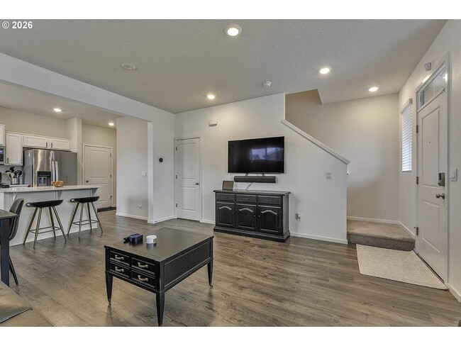 Building Photo - 898 N 18th Ave