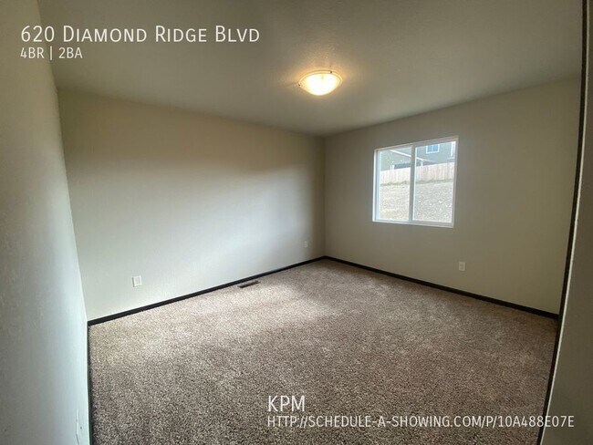 Building Photo - 4 BED | 2 BATH | DOUBLE GARAGE | RAPID VALLEY