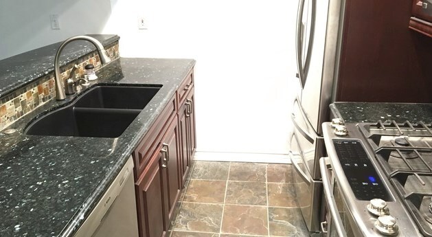 Kitchen - 1741 Granville Ave