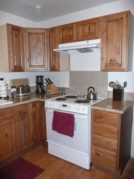 Building Photo - 1017 E Roma Ave