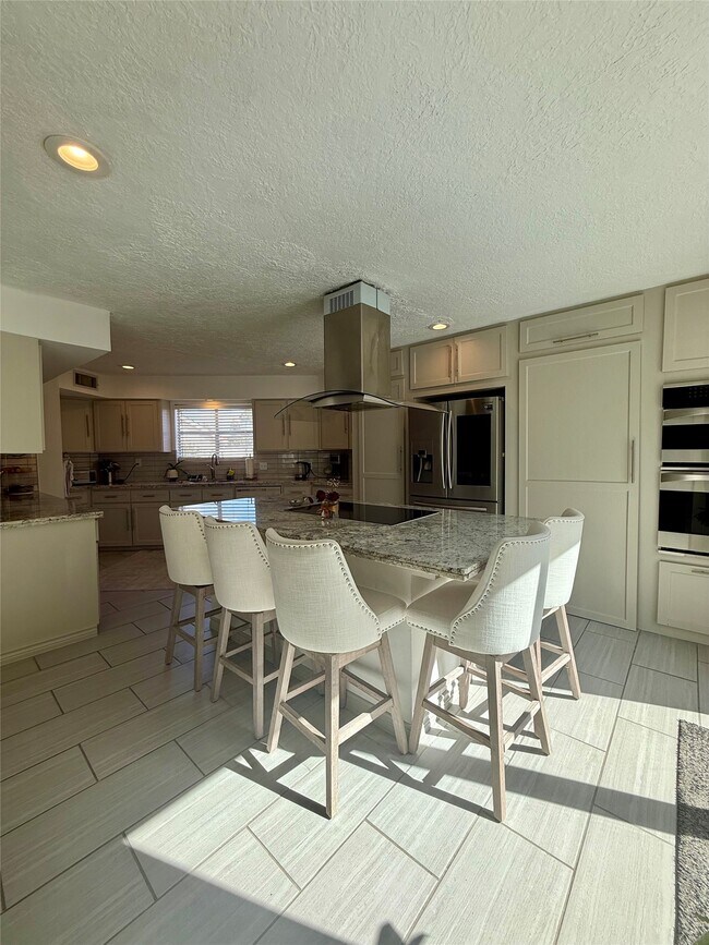 Building Photo - 3222 Freshmeadows Dr