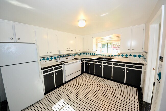 Building Photo - 5440 Nolan St