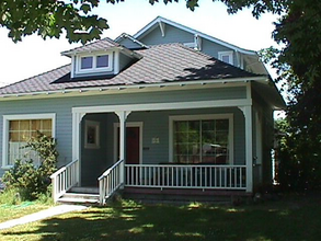 Building Photo - Large, Centrally Located Craftsman Home in...