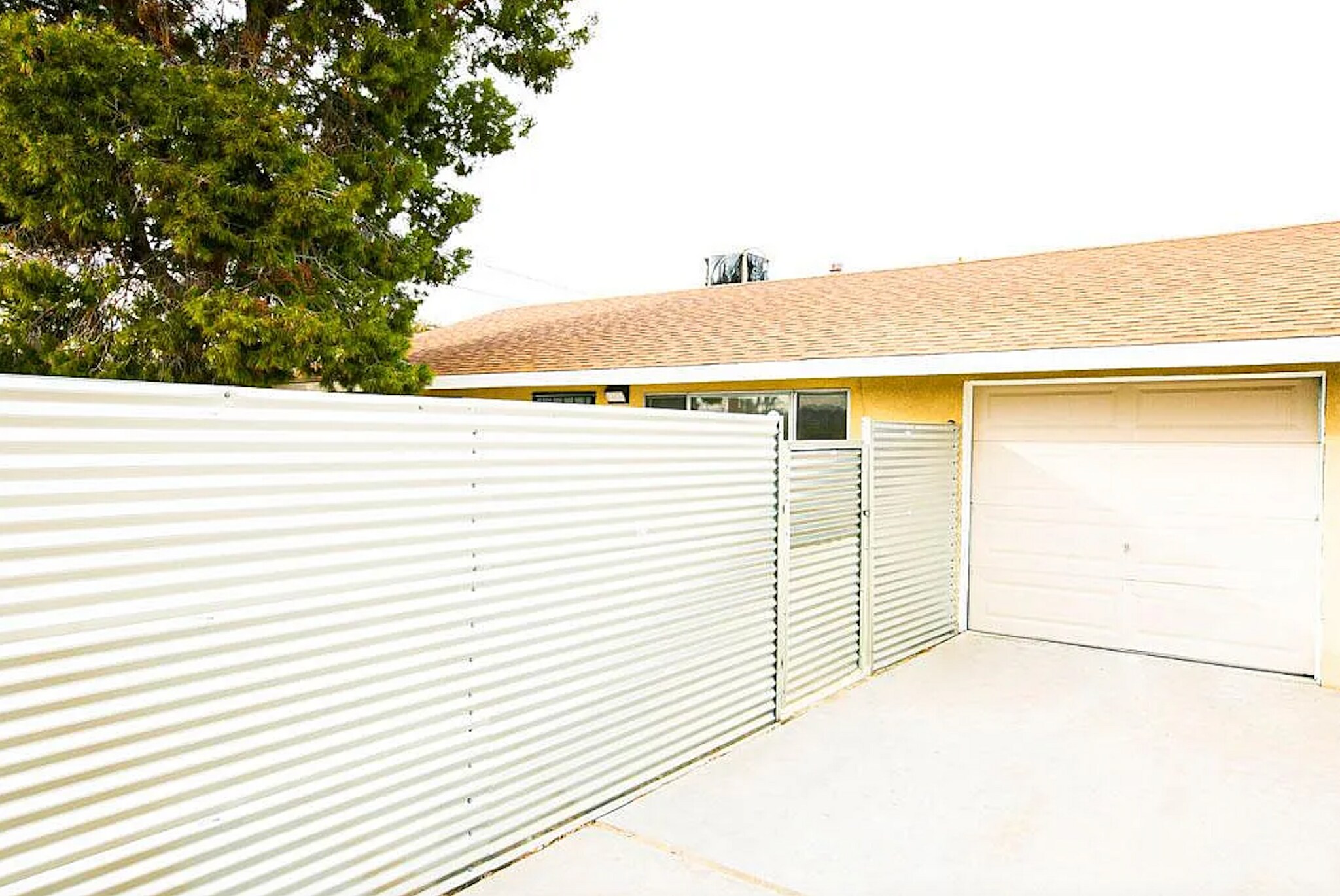 Building Photo - 6474 Linda Lee Dr