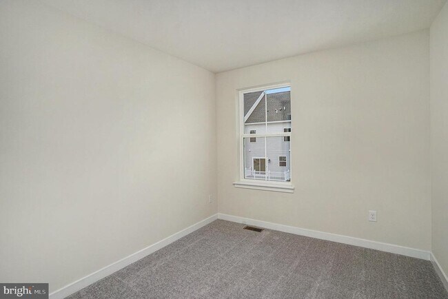 Building Photo - 708 Platinum Dr