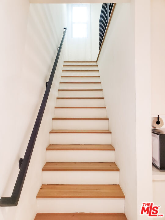 Building Photo - 11221 Hannum Ave