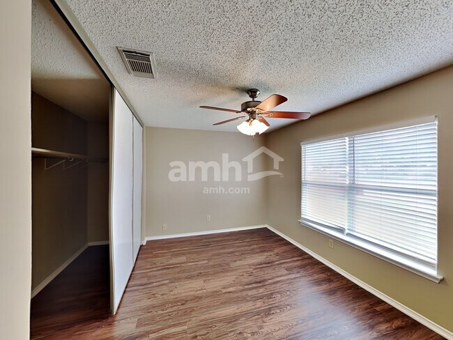 Building Photo - 9651 Arcadia Creek